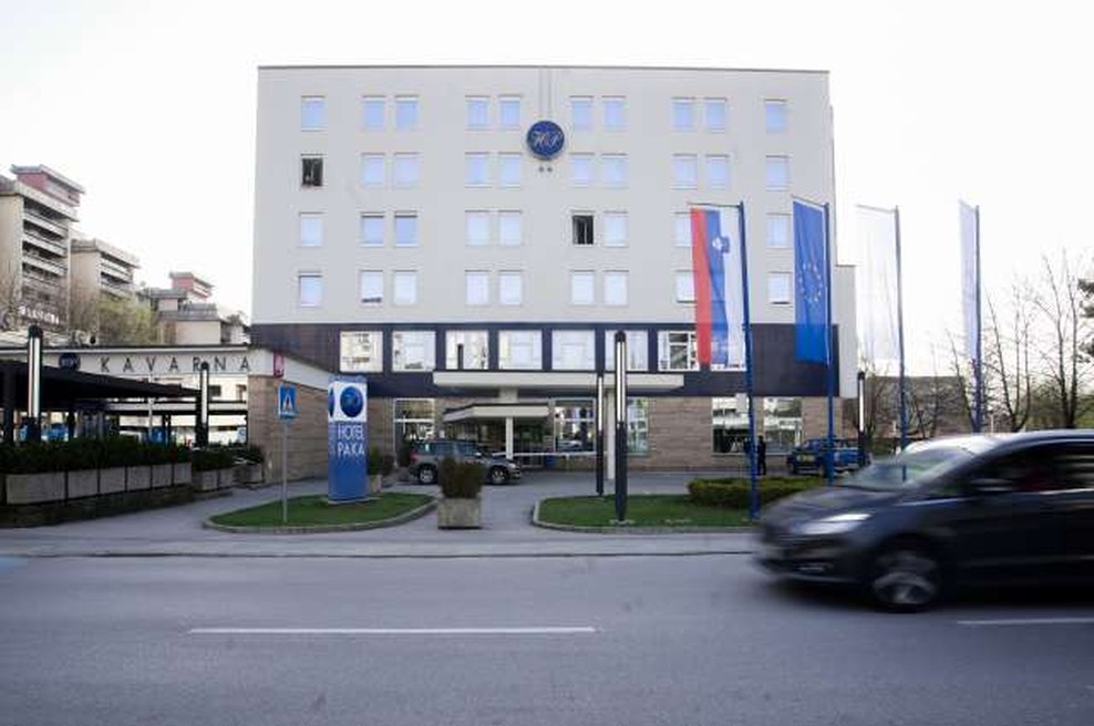 Iz velenjske karantene v domačo oskrbo odpustili 19 oseb, prazni se tudi Postojna (foto: STA/Nik Jevšnik)