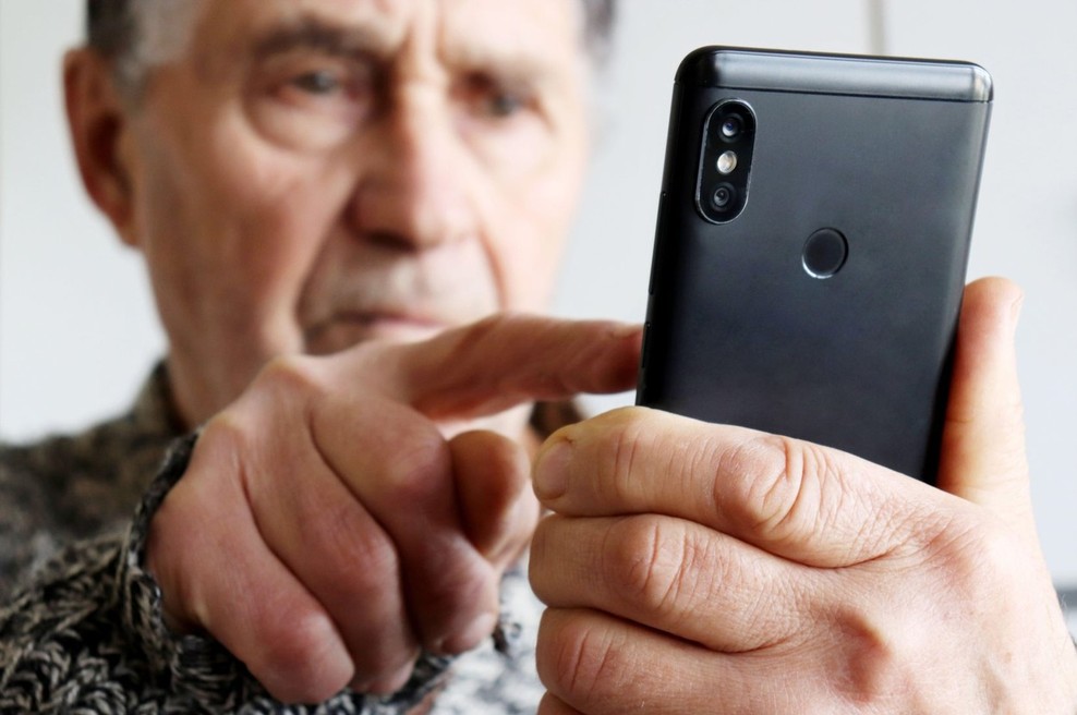 Brezplačna telefonska številka za klepet ČvekiFON: 080 38 07 (foto: profimedia)
