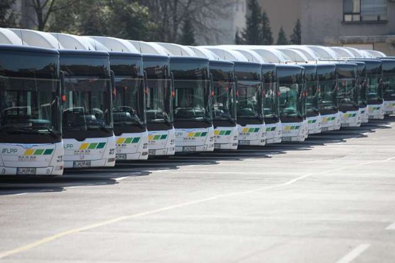 Vozniki ljubljanskih avtobusov razvozijo 515 brezplačnih kosil na dan
