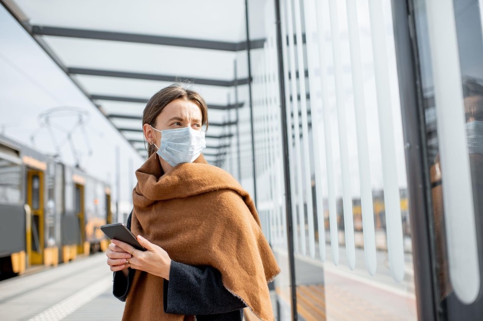 Telefon za psihološko podporo ob epidemiji covid-19 (foto: profimedia)