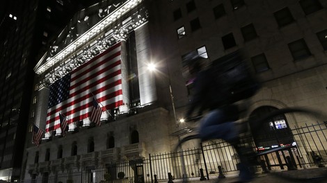 400.000 okuženih in 13.000 umrlih v ZDA, za kar Trump krivi WHO