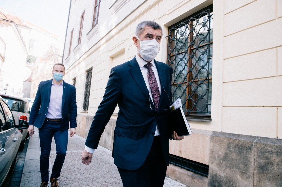 Doslej po svetu s koronavirusom okuženih že poldrugi milijon ljudi (foto: profimedia)