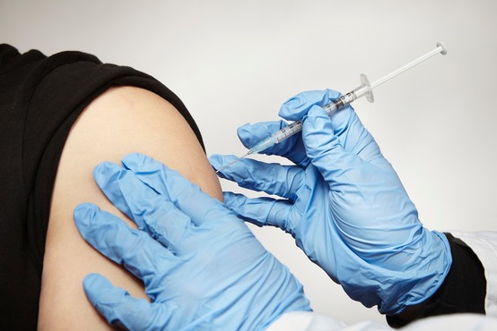 Kitajska odobrila testiranje še dveh cepiv na ljudeh