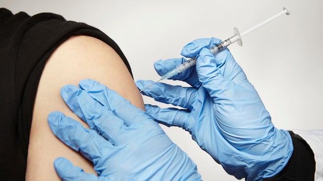 Kitajska odobrila testiranje še dveh cepiv na ljudeh (foto: Profimedia)