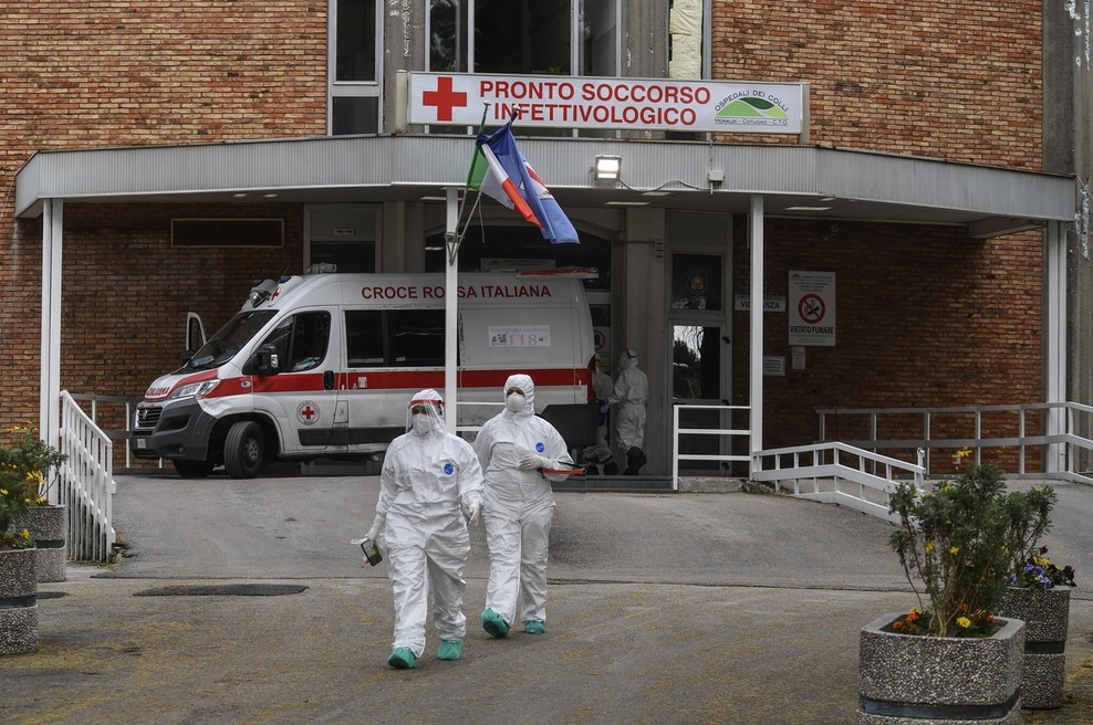 Več držav napovedalo omilitev ukrepov v boju proti koronavirusu (foto: profimedia)