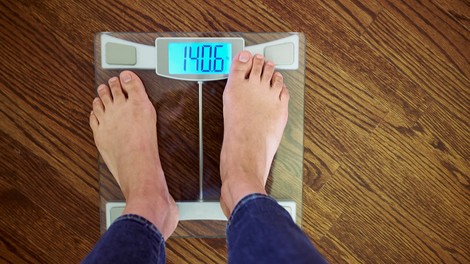 Kitajci so si med osamitvijo doma nabirali odvečne kilograme teže