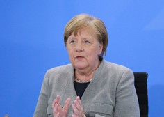 Angela Merkel ob rahljanju ukrepov izrazila zaskrbljenost