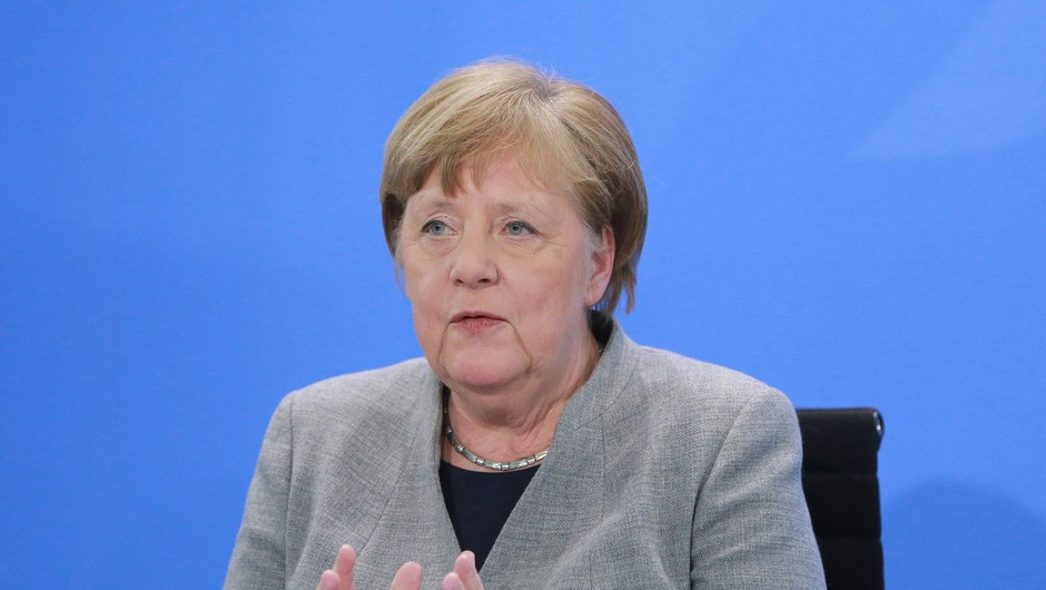
                            Angela Merkel ob rahljanju ukrepov izrazila zaskrbljenost (foto: Profimedia)