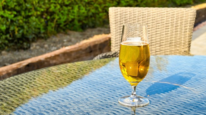 Alkoholne pijače povečujejo tveganje za zaplete pri covidu-19 (foto: Profimedia)