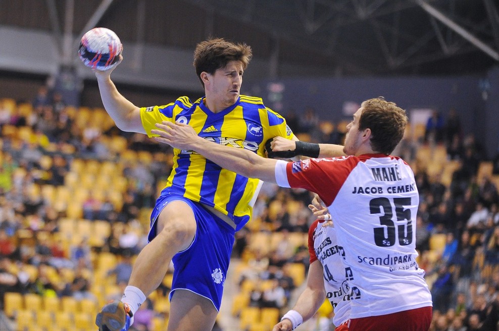 Pomanjkanje sezonskih delavcev na hmeljiščih so omilili Jakov Fak, Marcos Tavares, Domen Prevc ... (foto: profimedia)