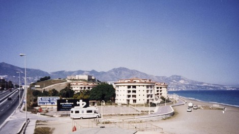 Po strogi karanteni bodo Španci končno za eno uro lahko zapustili stanovanje