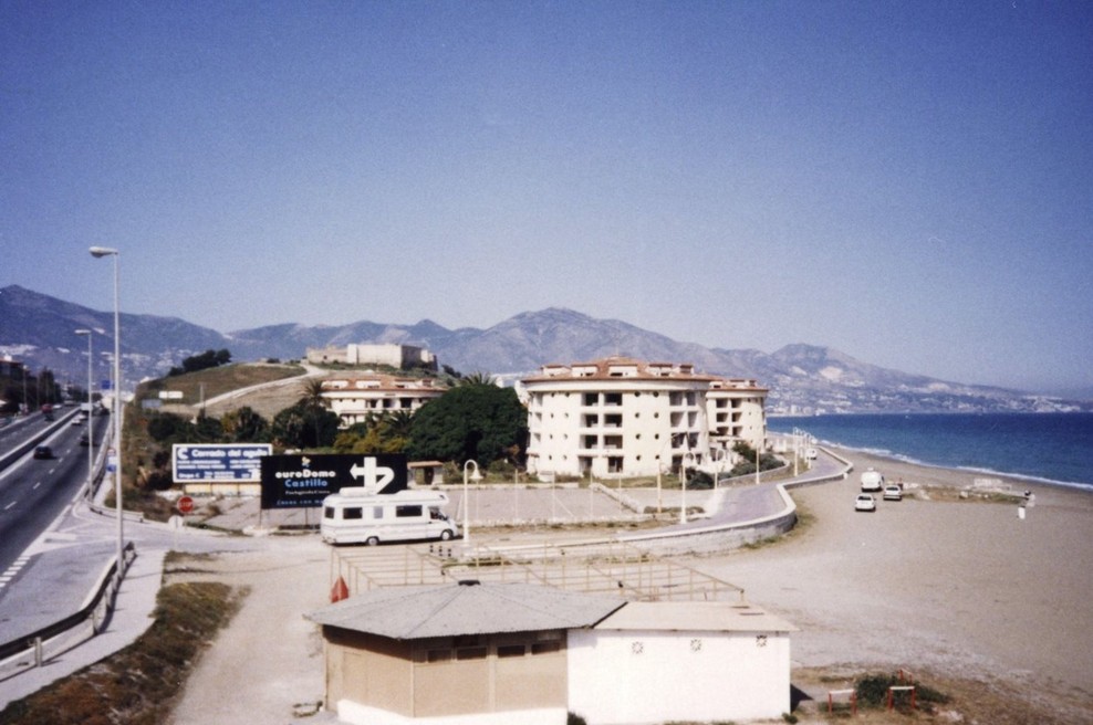Po strogi karanteni bodo Španci končno za eno uro lahko zapustili stanovanje (foto: profimedia)