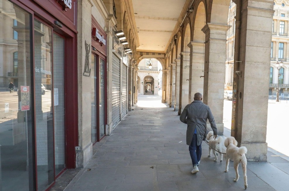 Covid-19 se je po Franciji širil že konec decembra 2019 (foto: profimedia)