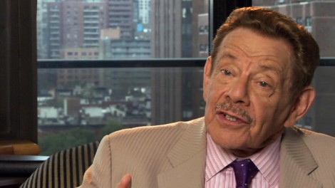 V 93. letu je umrl ameriški komedijant Jerry Stiller