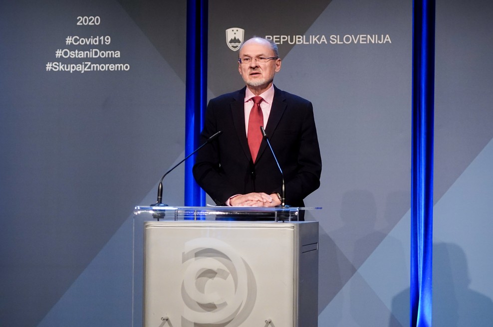 V ponedeljek sprostitev številnih ukrepov (foto: Nik Jevšnik/STA)