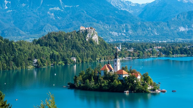 Blejski turizem se obrača na slovenske goste in jim ponuja več za isto ceno (foto: Profimedia)