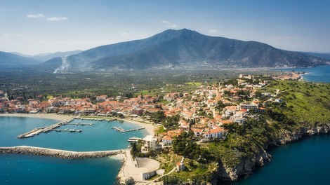 Grške plaže so kopalcem pod posebnimi pogoji spet na voljo