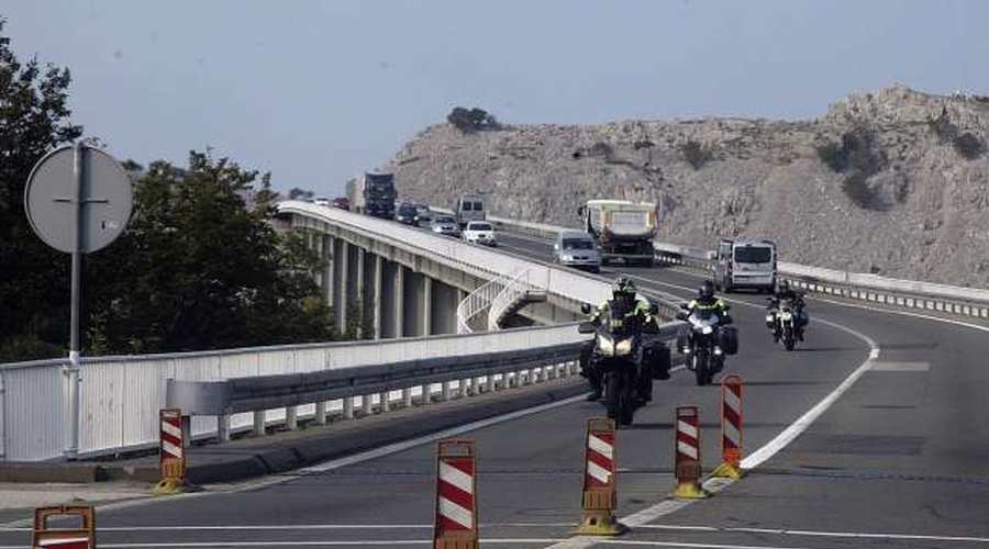 Hrvaška namerava uvesti brezplačno mostnino za otok Krk (foto: Hina/STA)