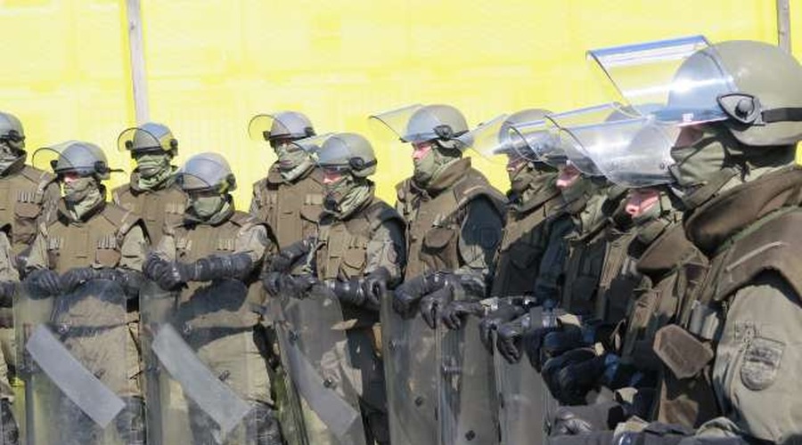 Avstrijske meje bo naslednja dva meseca varovala vojska (foto: Andreja Seršen Dobaj/STA)