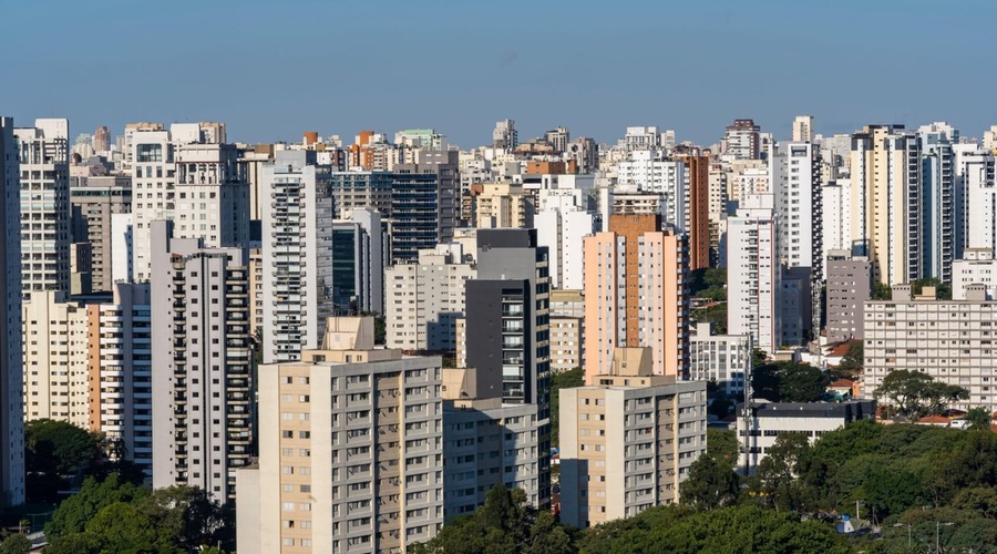 V Braziliji se ne borijo le proti koronavirusu, ampak tudi "bolsonarovirusu" (foto: profimedia)