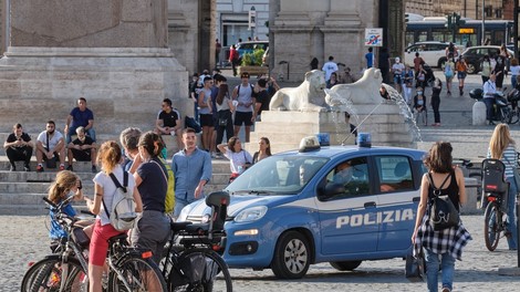 Italijanski minister opozarja, da kljub umirjanju tekma s koronavirusom še ni dobljena