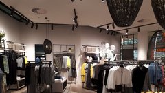 Comma v Aleji odprla trgovino, ki se ponaša z najnovejšim notranjim dizajnom