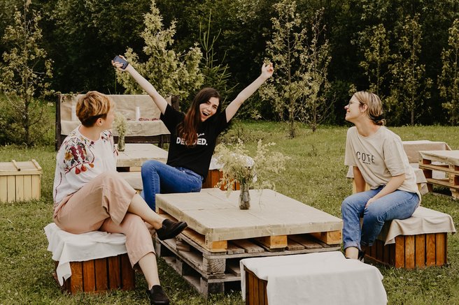 Čudovite ideje za piknike na domačem vrtu, o katerih bodo še dolgo govorili (foto)