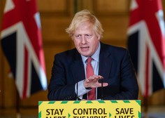 Boris Johnson z dovoljenjem kraljice telovadi na posestvu Buckinghamske palače