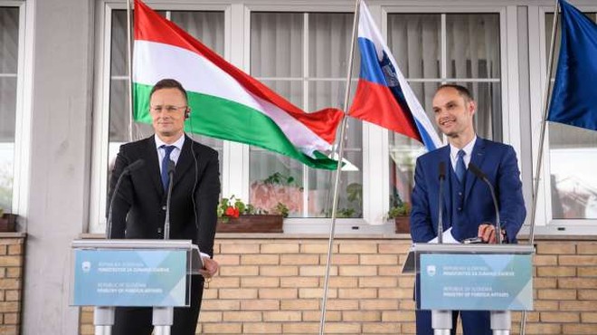 Slovenija in Madžarska odpravili omejitev prehajanja meje (foto: Nebojša Tejić/STA)