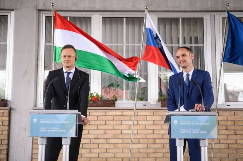 Slovenija in Madžarska odpravili omejitev prehajanja meje (foto: Nebojša Tejić/STA)