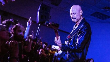 Poslovil se je kitarist in producent Bob Kulick