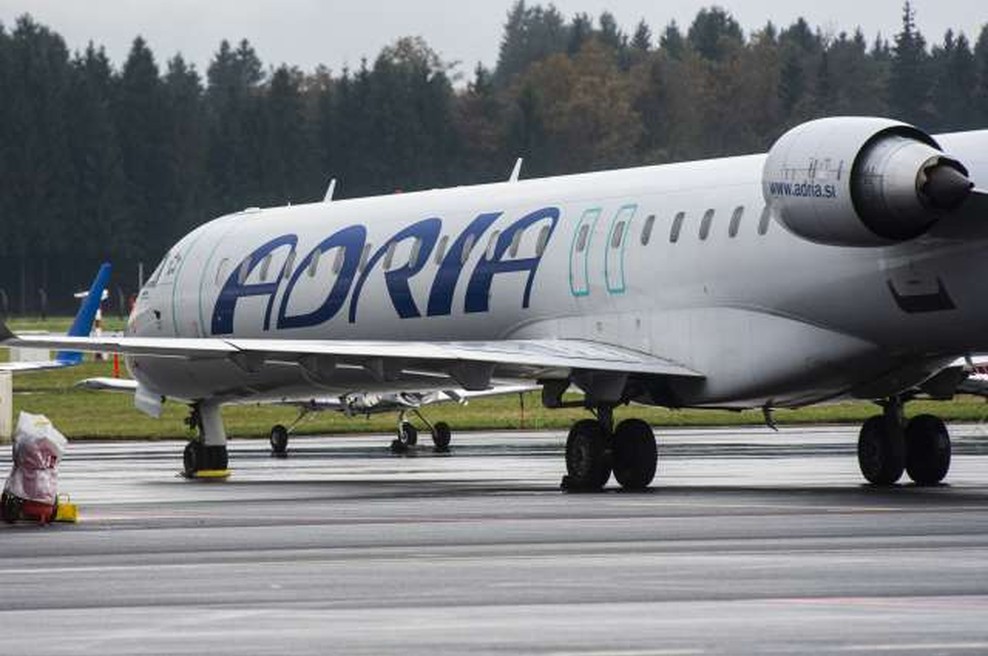 V Ljubljani in na Brniku potekajo hišne preiskave v povezavi z Adrio Airways (foto: Bor Slana/STA)