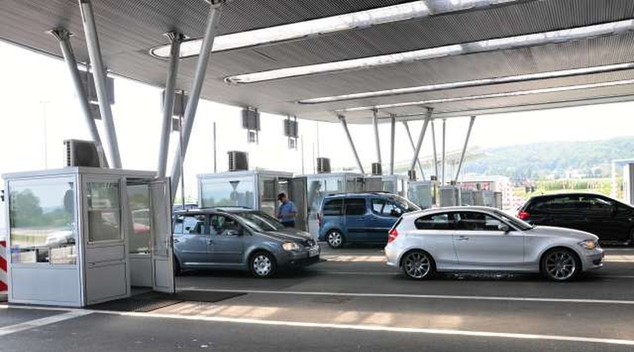 Slovenci, Avstrijci in Madžari lahko poslej prečkajo mejo izven kontrolnih točk (foto: STA/Rasto Božič)