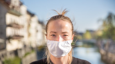 Asimptomatski bolniki manj verjetneje širijo koronavirus