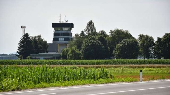 Mariborsko letališče bo morda postalo parkirišče za odvečna letala (foto: Nebojša Tejić/STA)