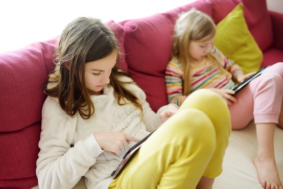 »Pretirana uporaba digitalnih tehnologij otrokom in mladostnikom škoduje!«
