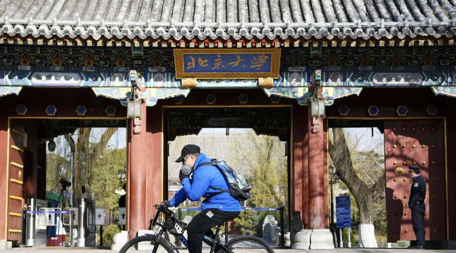 Na novem žarišču v Pekingu odkrili evropsko mutacijo virusa (zdaj preverjajo uvoženo hrano) (foto: profimedia)