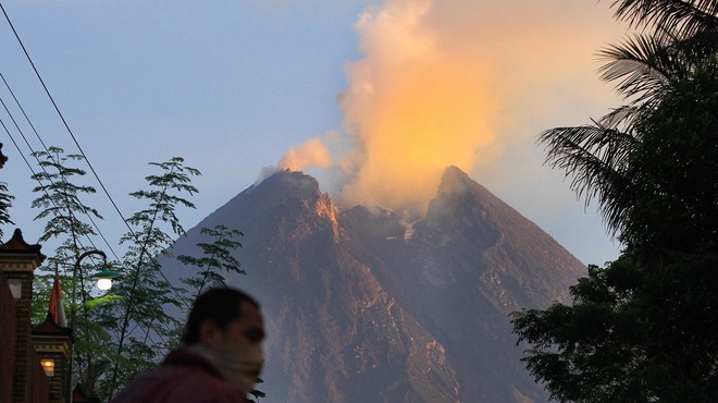 Indonezijski vulkan Merapi se je spet prebudil (foto: profimedia)