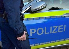 Divja noč v Stuttgartu: skupina izgrednikov napadla policiste in razbijala izložbe