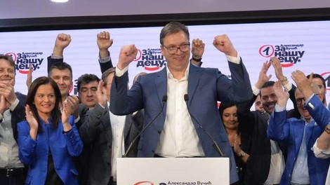 Na volitvah v Srbiji prepričljiva zmaga Vučićeve SNS