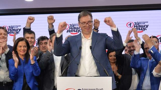 Na volitvah v Srbiji prepričljiva zmaga Vučićeve SNS (foto: Tanjug/STA)