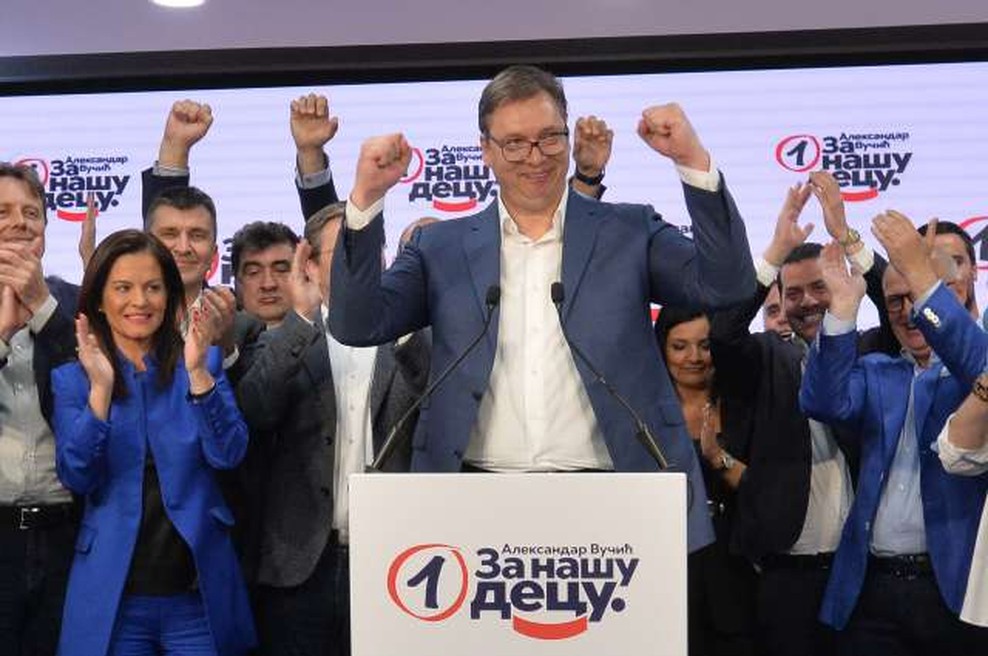 Na volitvah v Srbiji prepričljiva zmaga Vučićeve SNS (foto: Tanjug/STA)