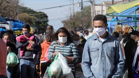 V Braziliji dosegli nov mejnik v številu smrti zaradi covida-19