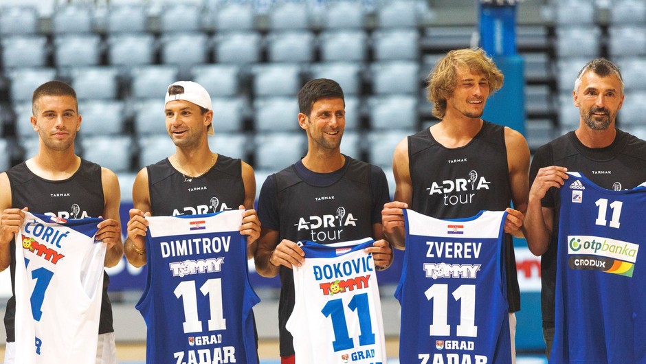 
                            Na teniškem turnirju v Zadru štirje pozitivni, med njimi tudi trener Đokoviča (foto: Profimedia)