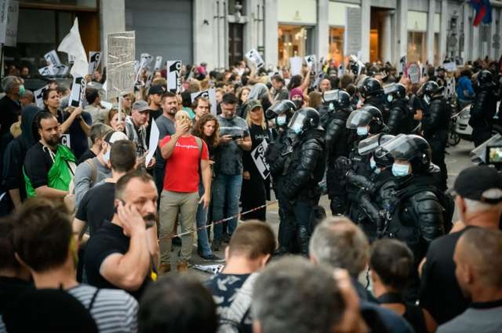 Mag. Anton Travner: »Policija ni pod pritiskom, da bi morala ukrepati proti transparentom!« (foto: Nebojša Tejić/STA)