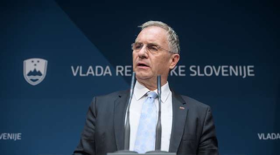 Notranji minister Aleš Hojs napovedal možnost obveznega nošenja mask (foto: Nebojša Tejić/STA)