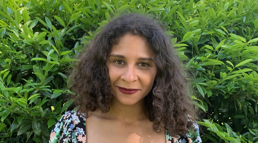 "Največji problem ni bil to, da sem pol Afričanka, ampak to, da izgledam kot Rominja" - Lina Akif o rasizmu v Sloveniji (foto: Lina Akif)
