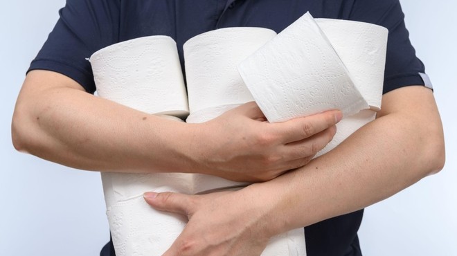 Ob novem izbruhu koronavirusa so v Avstraliji omejili nakup toaletnega papirja (foto: profimedia)