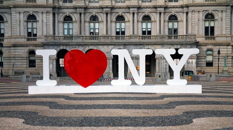 Poslovil se je avtor kultnega logotipa I love New York Milton Glase