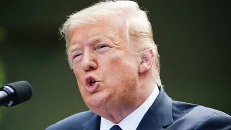 Trump se je postavil v bran spomenikov in podpisal izvršni ukaz o zaščiti
